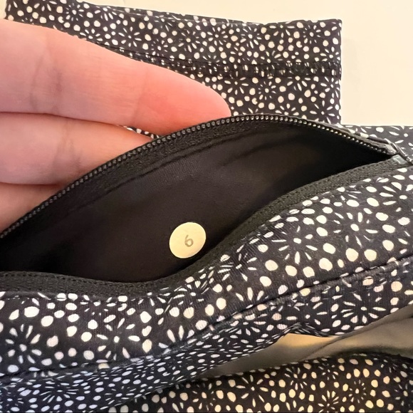 Lululemon Pace Rival Crop Freckle Flower Black Sz 6 - Picture 11 of 12
